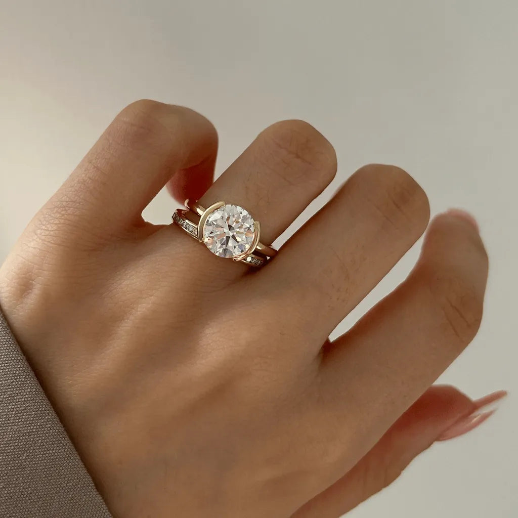 3 Carat Lab-Grown Round Diamond Bezel-Set Solitaire Engagement Ring in Yellow Gold – Aurelle