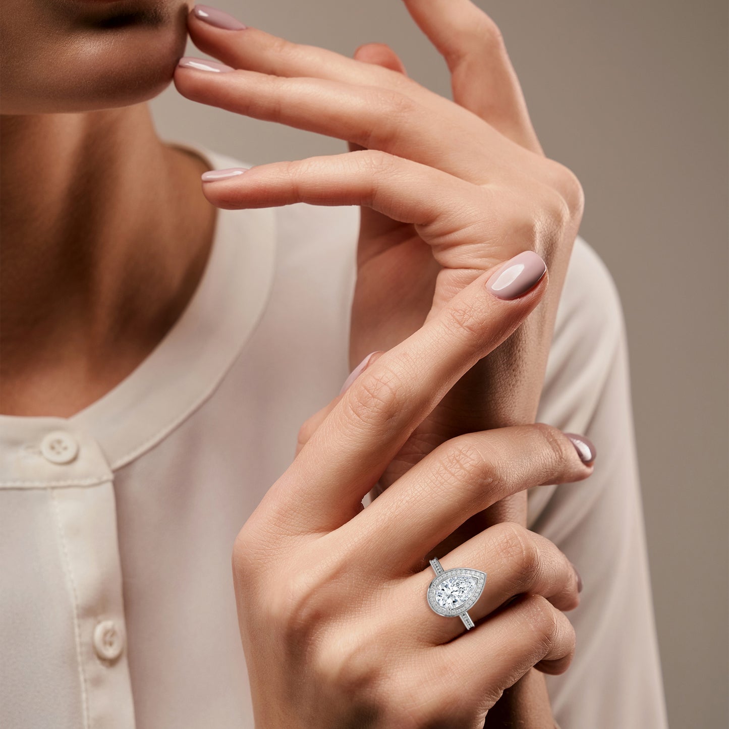 2 CT Pear E-VVS2 Lab-Grown Diamond Engagement Ring – Side Round Diamond